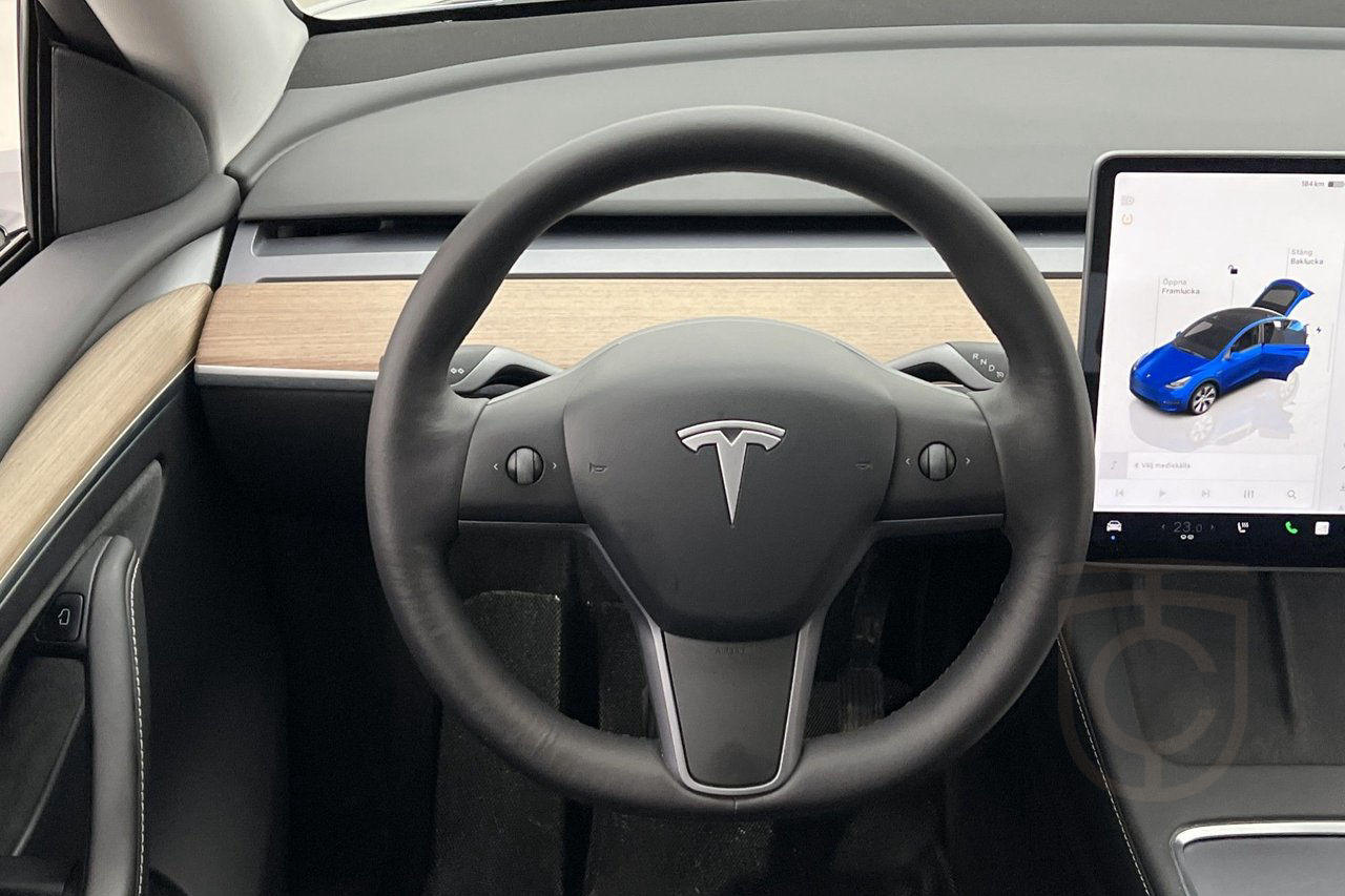 Tesla Model Y Long Range AWD Autopilot