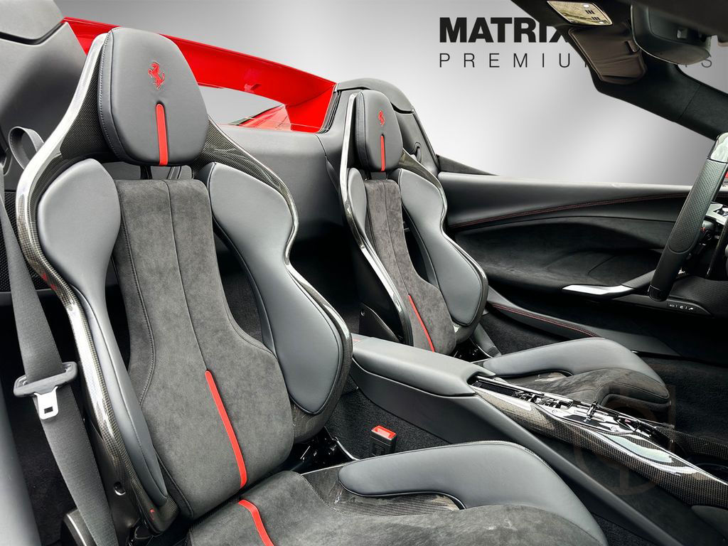 Ferrari 296 GTS Carbon Lift 20" XL Carbon Seats