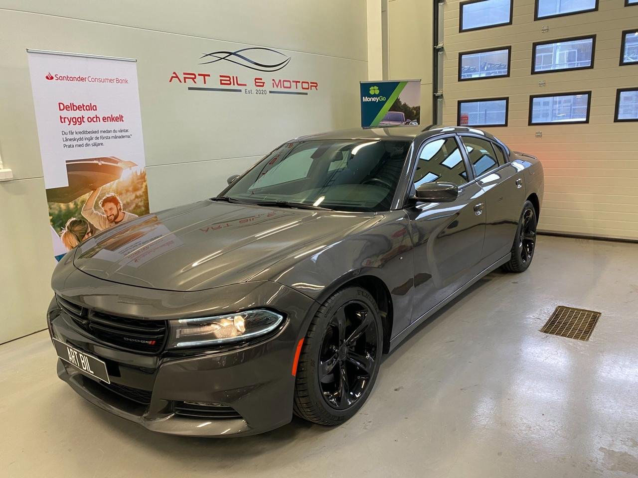 Dodge Charger 5.7 V8 HEMI 375hk