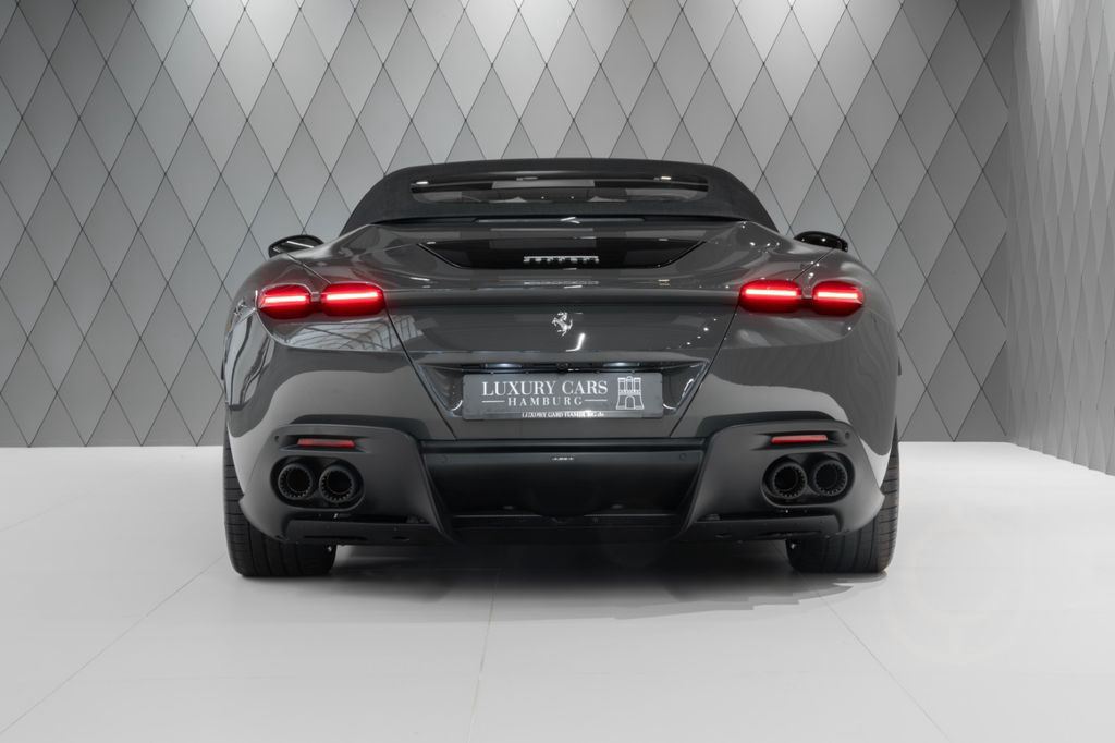 Ferrari Roma Spider 2025 GREY/BEIGE XLED CAMERA
