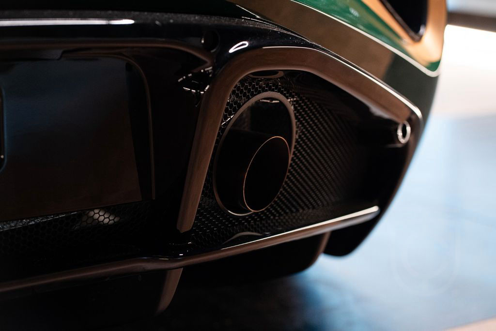 Lotus Emira GT4 RACECAR