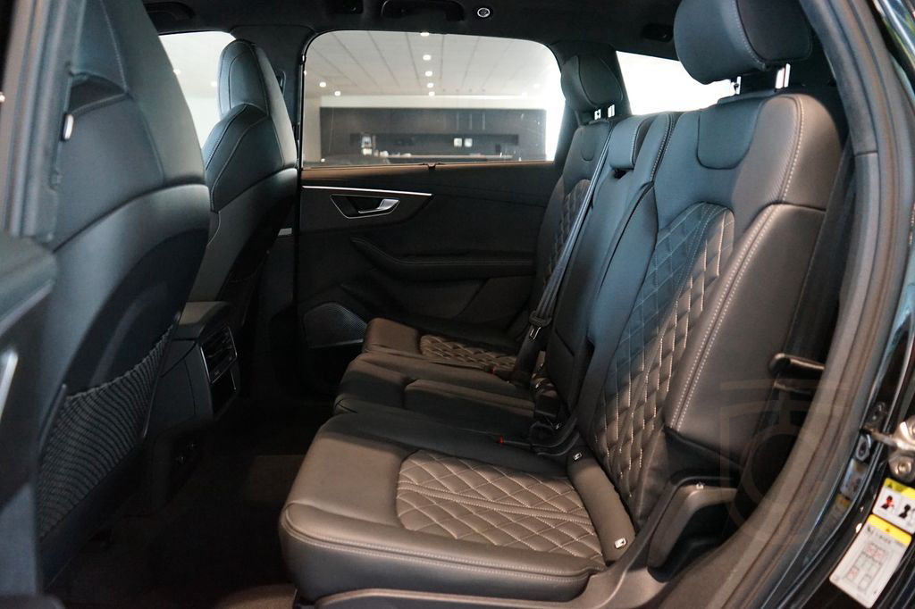 Audi SQ7 TFSI | HuD | Pano | B&O | 7-Sitze | FACELIFT