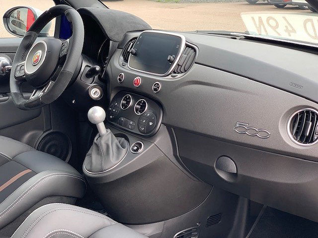 Abarth 695 70th Anniversary 1.4T 180 hk