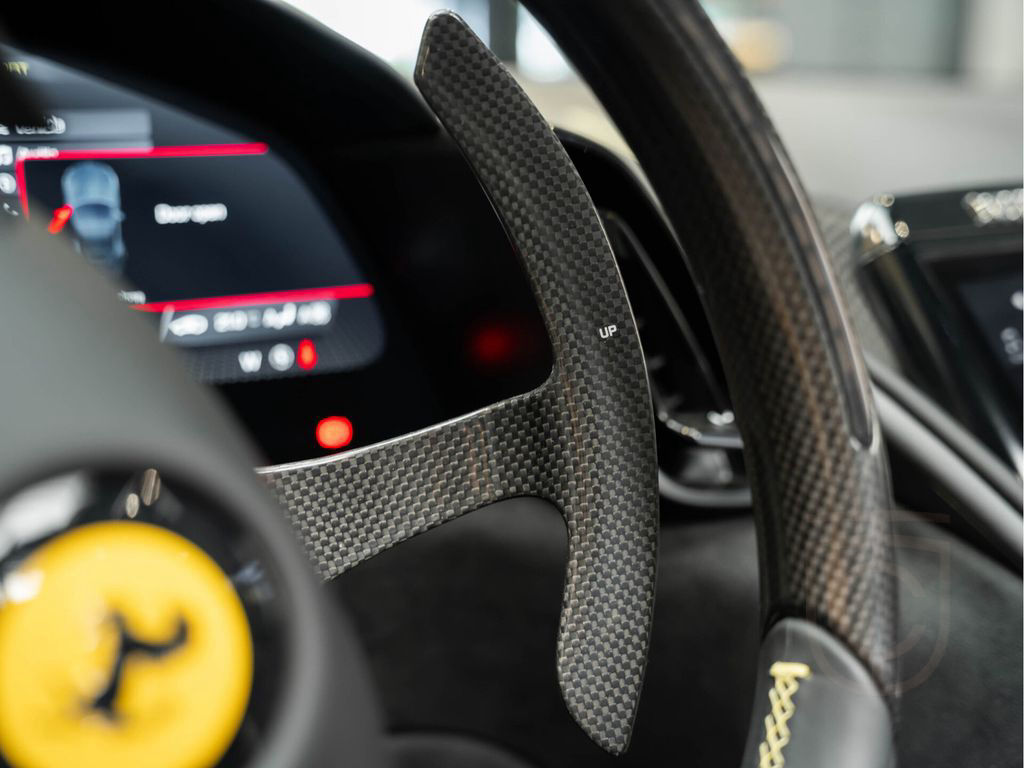 Ferrari Roma Spider Historic Colour Carbon 3.9 V8 Alcant