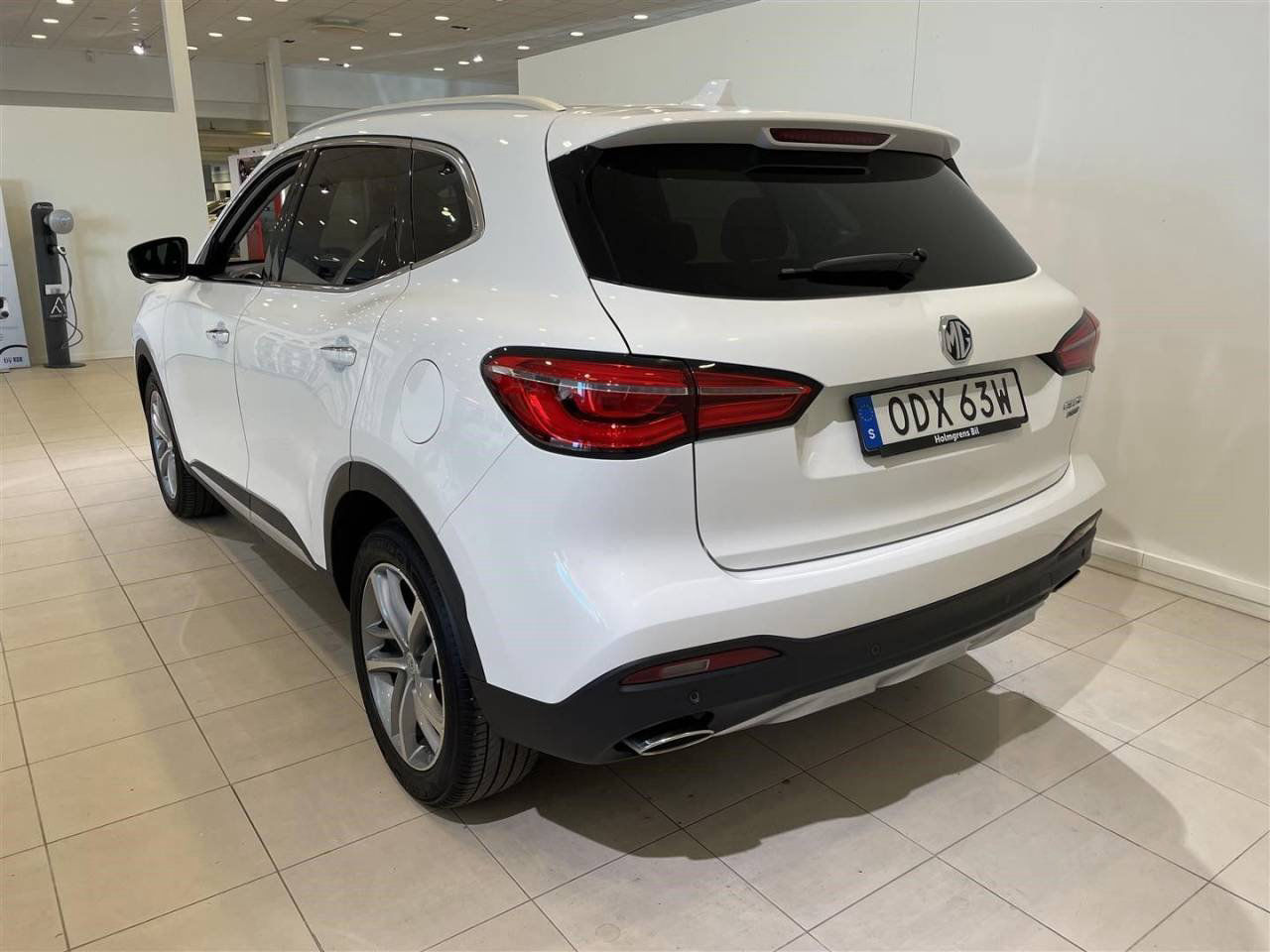 MG EHS 1.5T PHEV Luxury Dover White