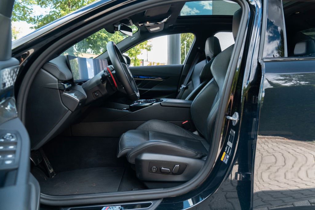BMW M5 Limousine/ DRIVING PROF. / COMFORT PAKET/ B&W