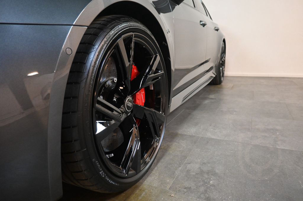 Audi RS6 Avant 4.0 TFSI quattro performance*Keramik