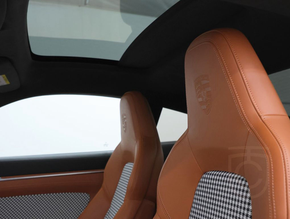 Porsche 911 Turbo S / Heritage Design Classic package