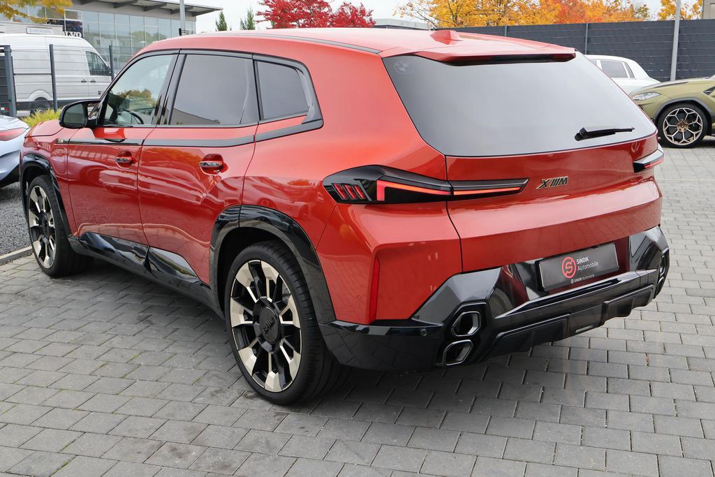 BMW XM "INDIVIDUAL" B&W-AHK-Massage-DriversP.-Iconic