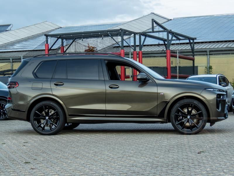 BMW X7 xDrive40d M Sport Pro 22" ACC 360° SKY 5Zone