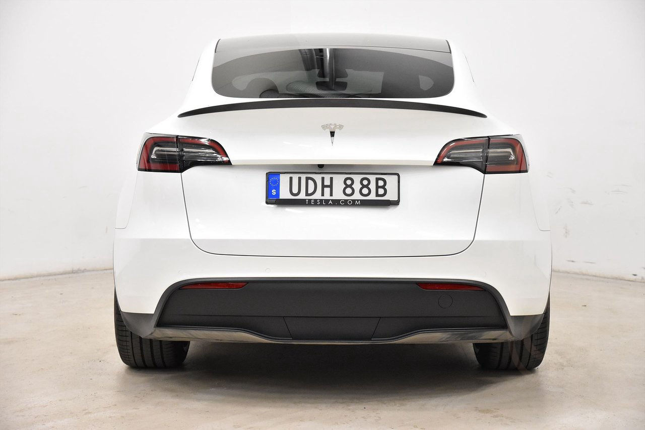 Tesla Model Y Performance AWD Pano
