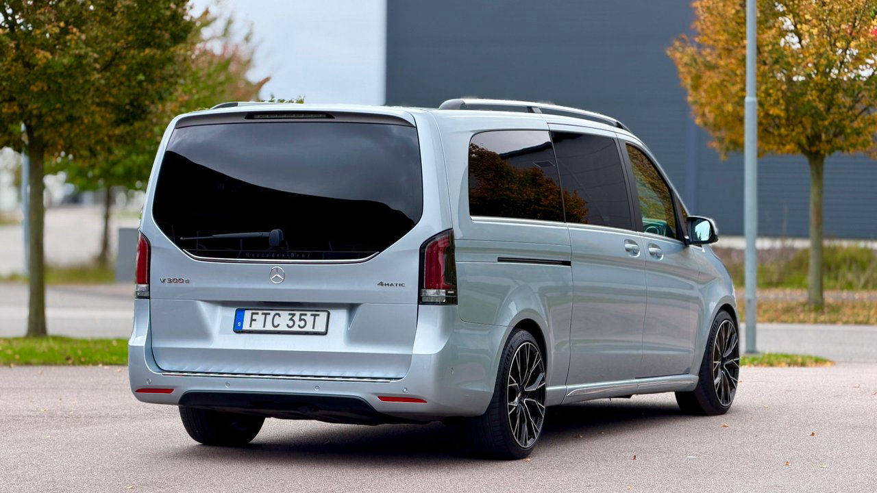 Mercedes-Benz V 300d 4MATIC 3.2t AMG Burmester 360