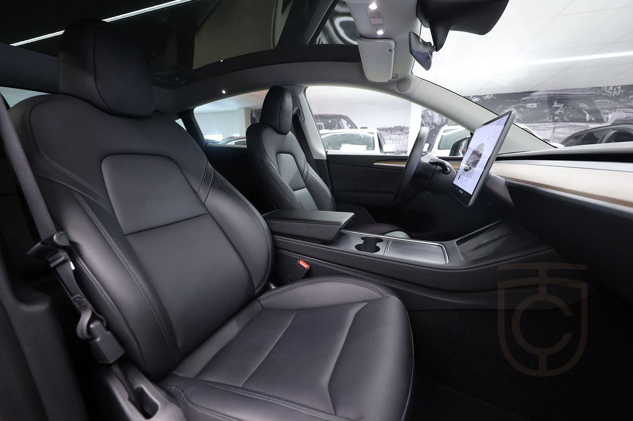 Tesla Model Y Long Range AWD