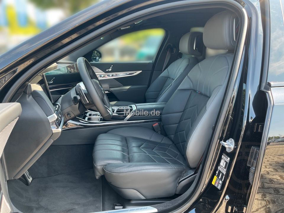 BMW 750e xDrive M Sport 21" Executive Lounge Massage