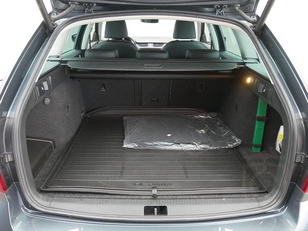Skoda Ocavia Scout Tdi 150 Dsg 4x4 Dragpkt Navi