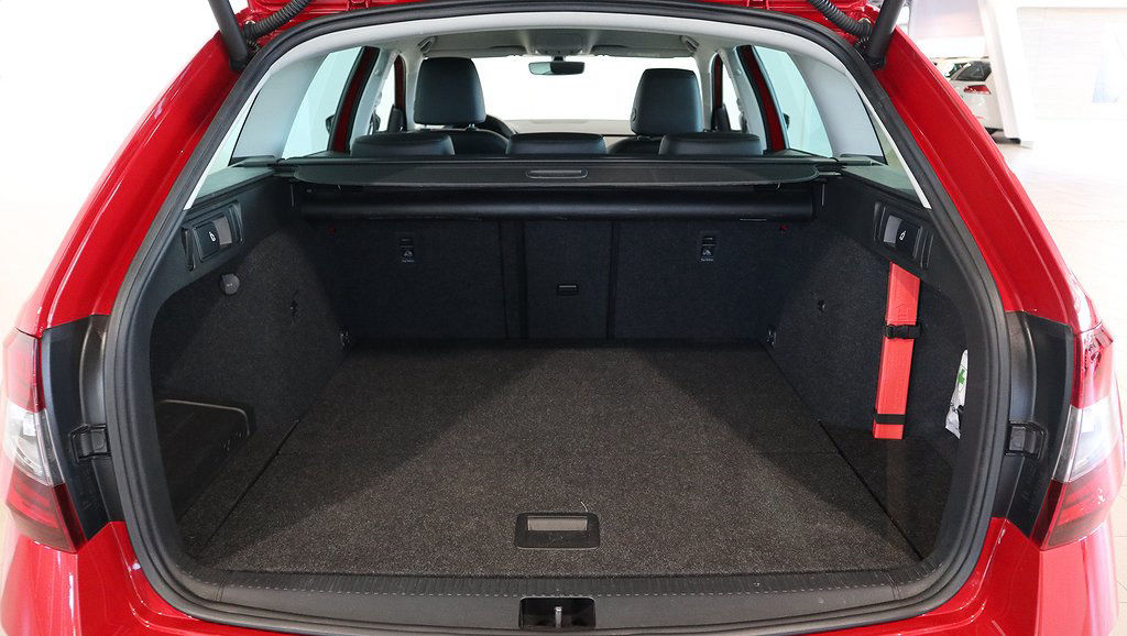 Skoda Octavia Style Combi TSI 150Hk DSG Drag Värmare