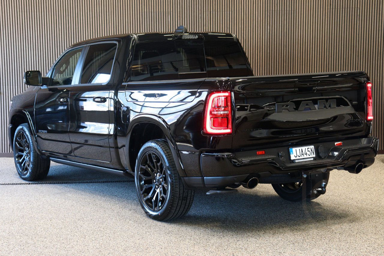 Dodge RAM 1500 Limited Night Rambox