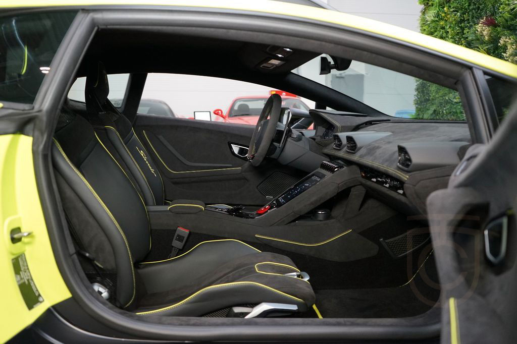 Lamborghini Huracán Sterrato*Ad-PERS*63*MATT*300.826€ NETTO