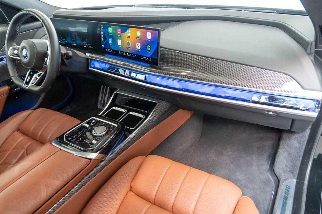 BMW M760 e xDrive M Sport Rear Seat Entertainment Ma