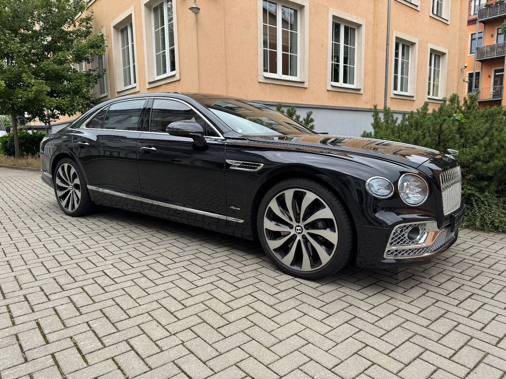 Bentley Flying Spur V8 Mulliner/Rotating/RearTV/DynamicR