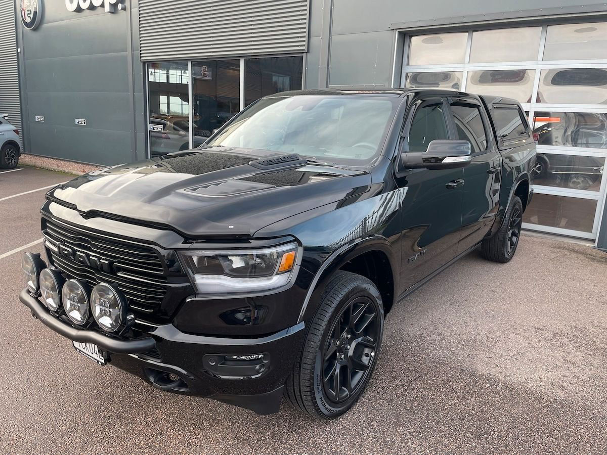 Dodge RAM 1500 Laramie Work Night Edition