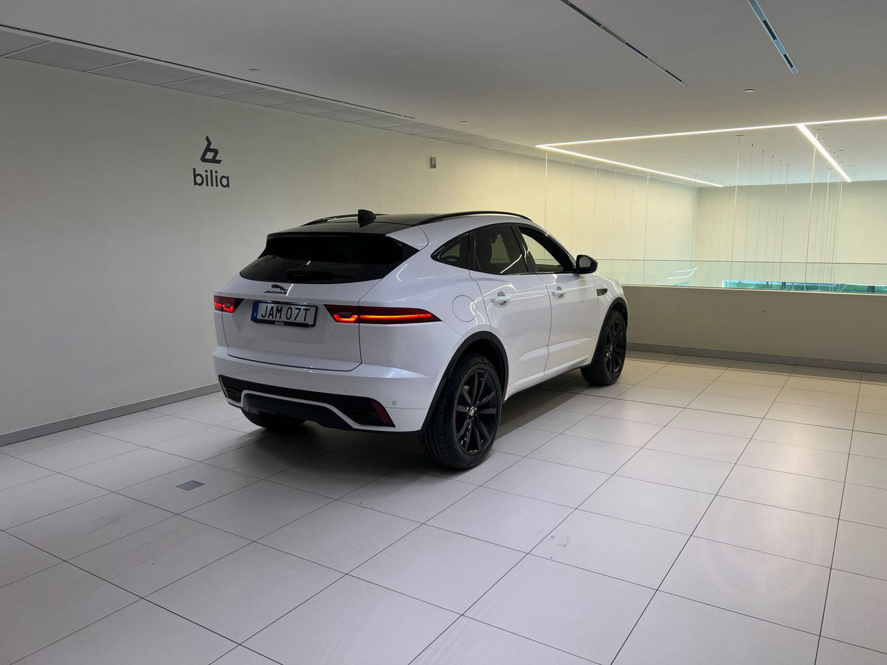 Jaguar E-Pace P300e PHEV R-Dynamic