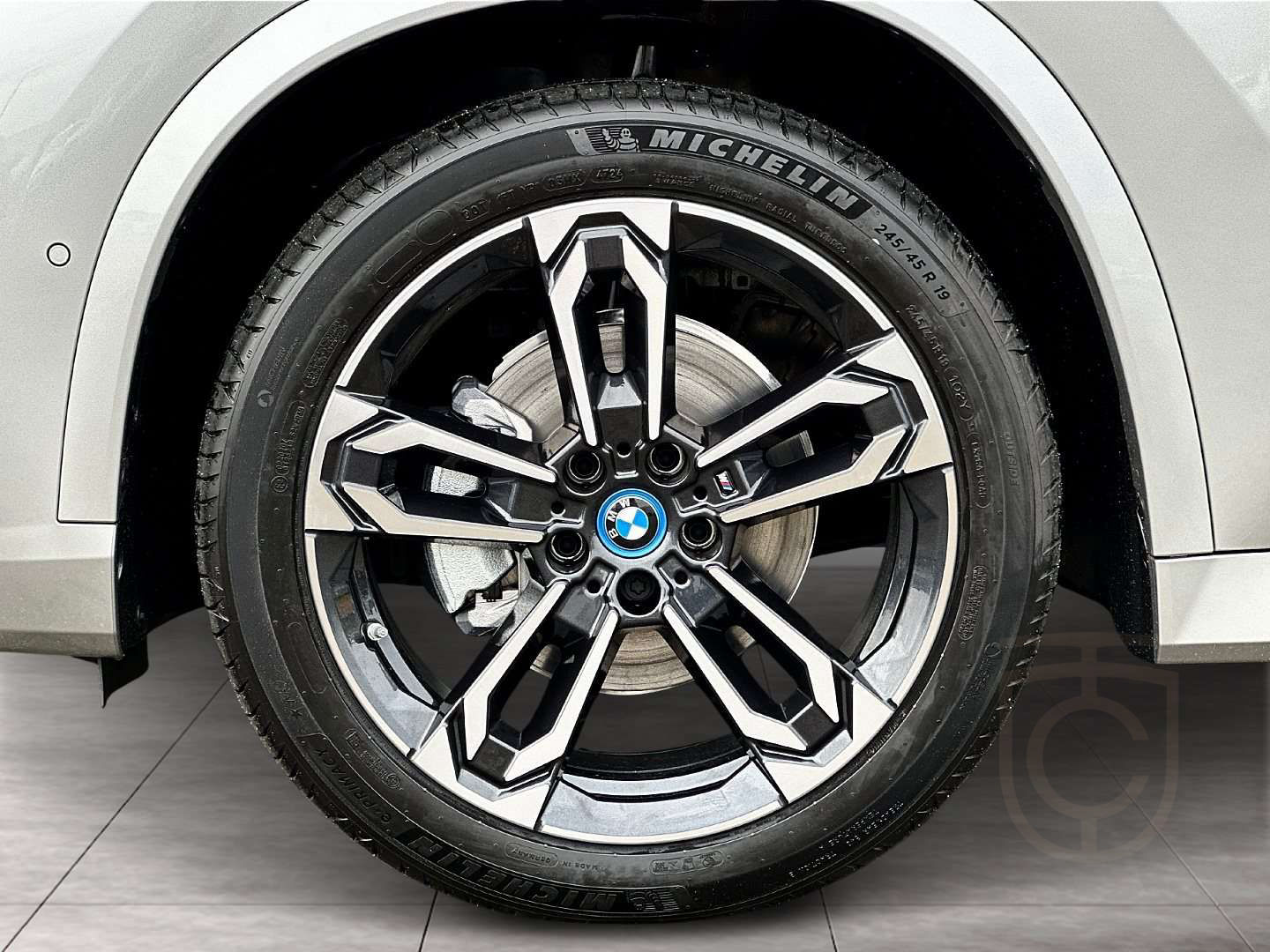BMW iX1