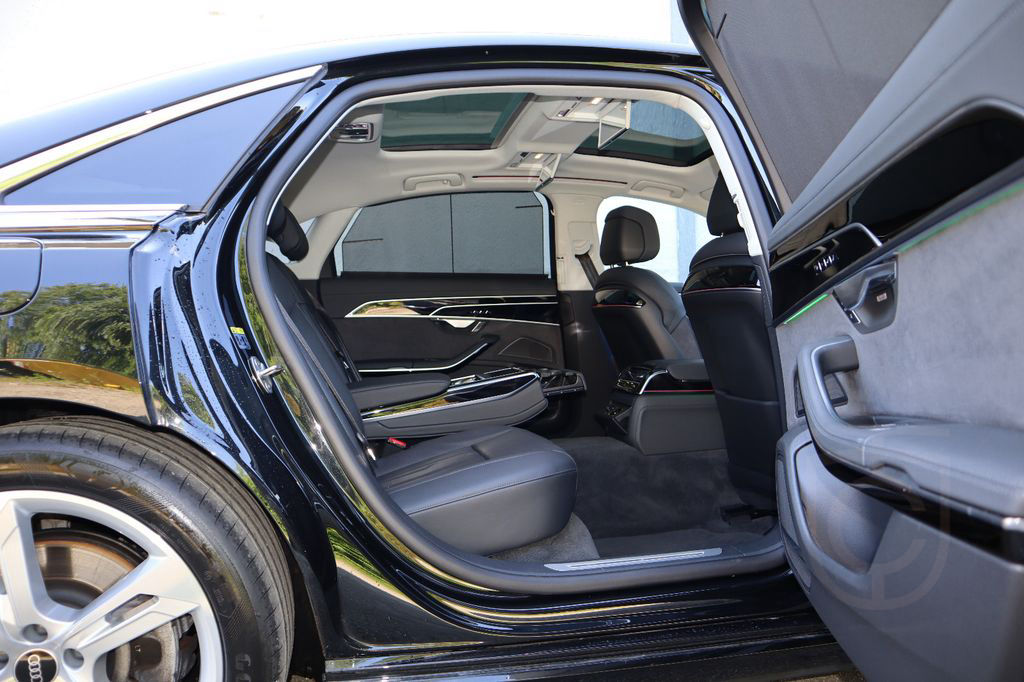 Audi A8L 60 TFSIe lang PANO/ALLRADL./B&O/TV/HuD/NACHT