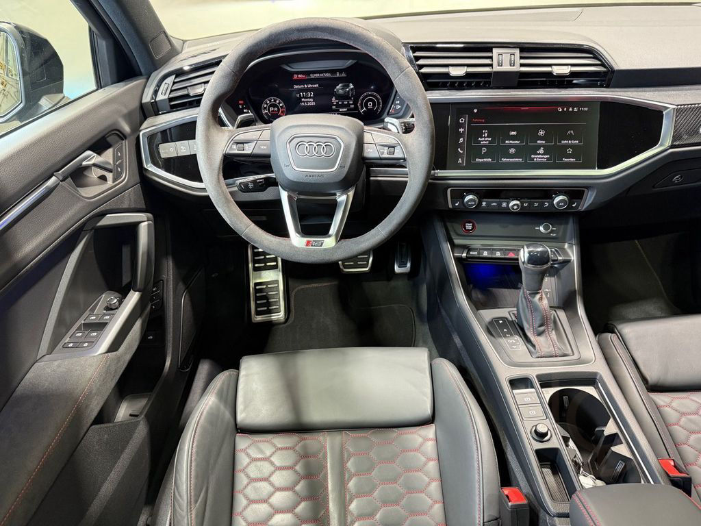 Audi RS Q3 Sportback | MATRIX NAVI PANO LEDER AHK ACC