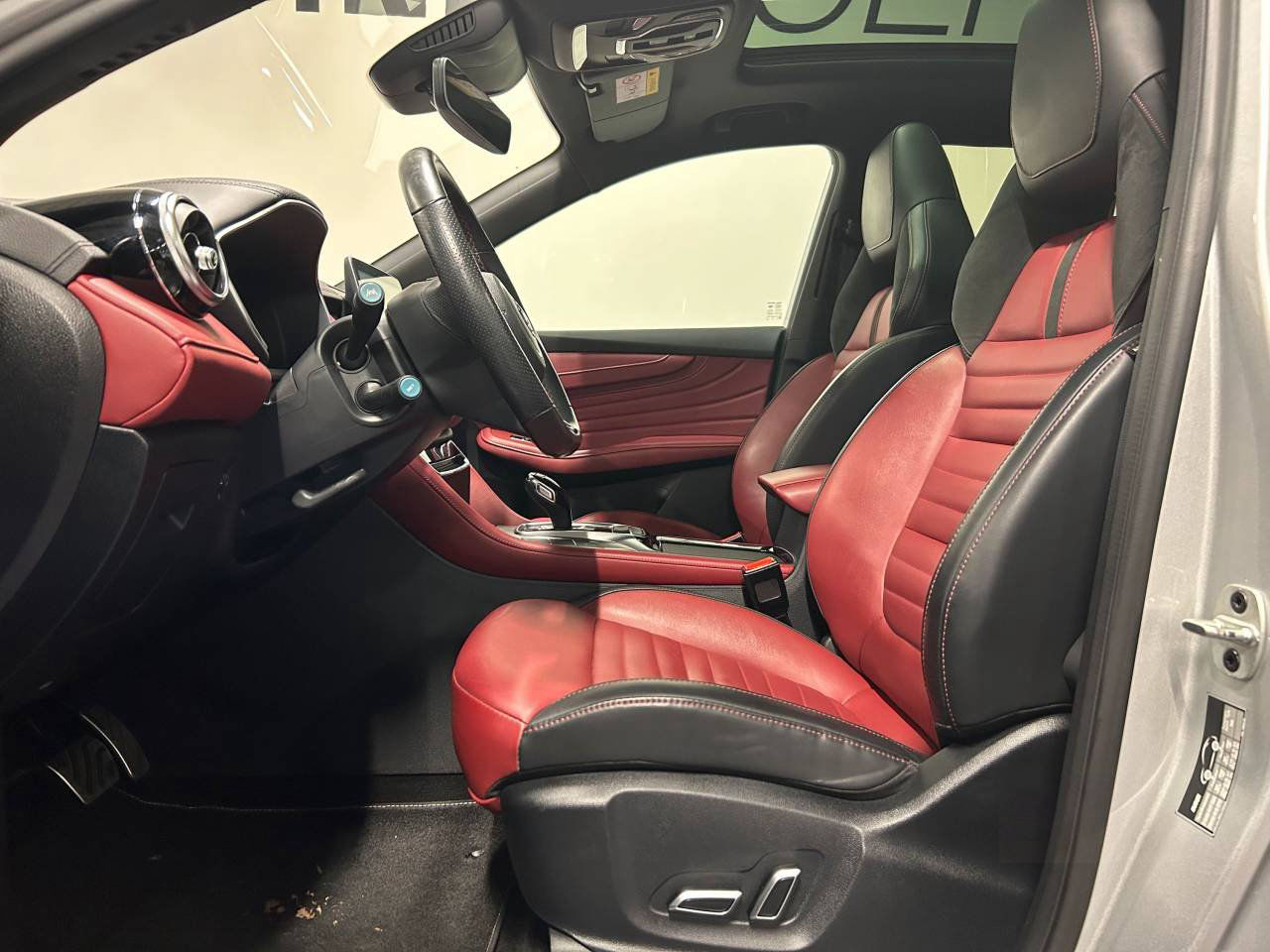 MG EHS Luxury Plug-In Hybrid