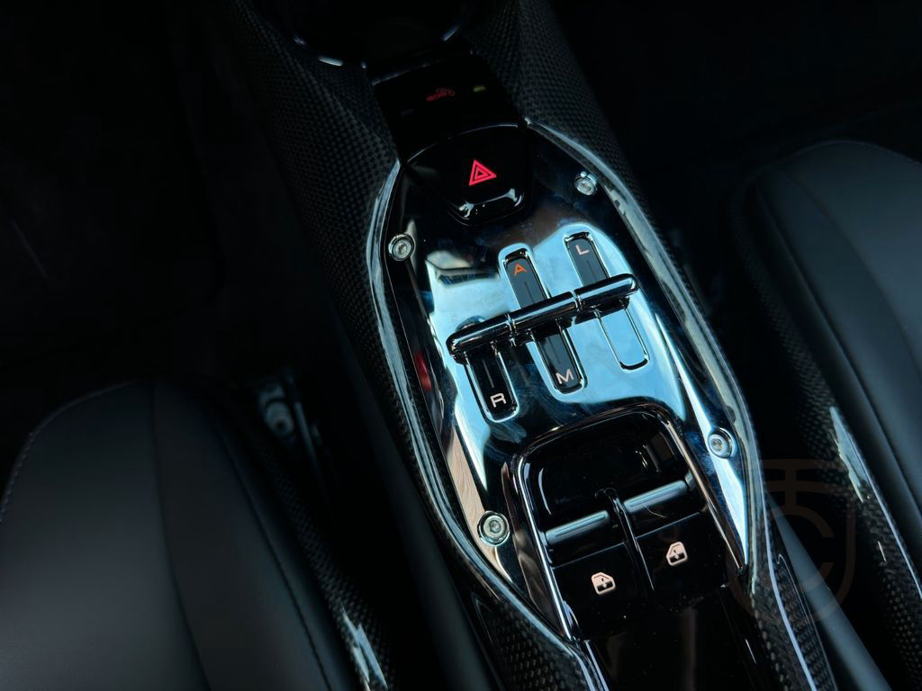 Ferrari 296 GTB *Lift* *Racing Sitze*