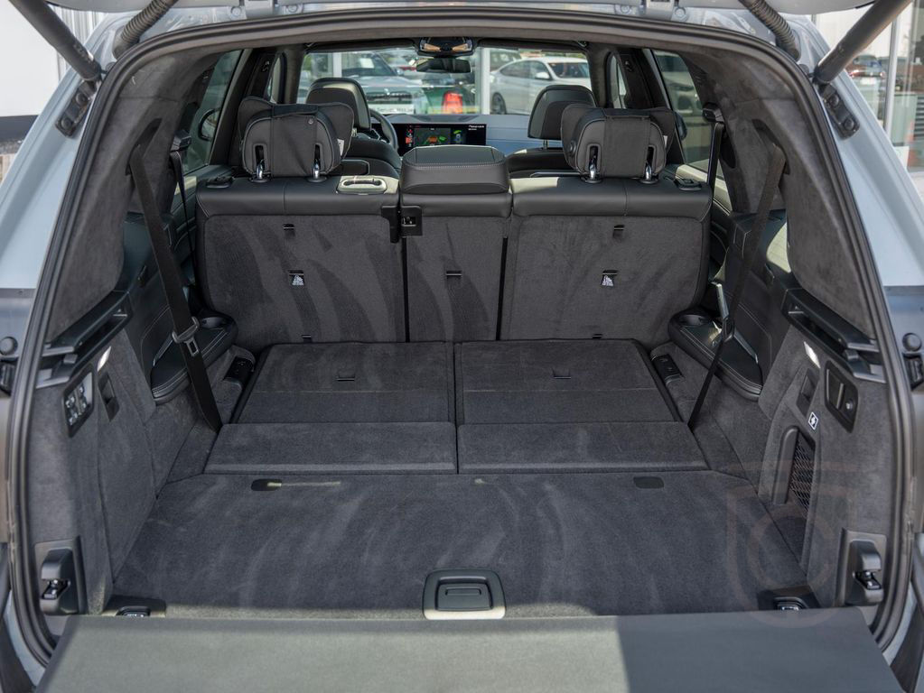BMW X7 xDr 40d M-SportPro 22Z SI 5/100 AKTIVLENK H/K