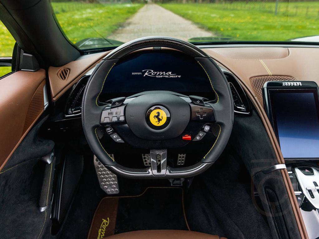 Ferrari Roma Spider 3.9 V8 Carbon, Adas, kamera