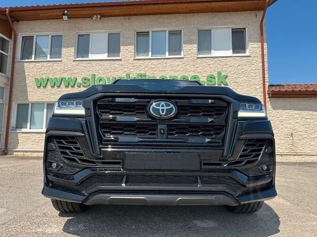 Toyota LAND CRUISER 300 4x4, COMBI VIN 466