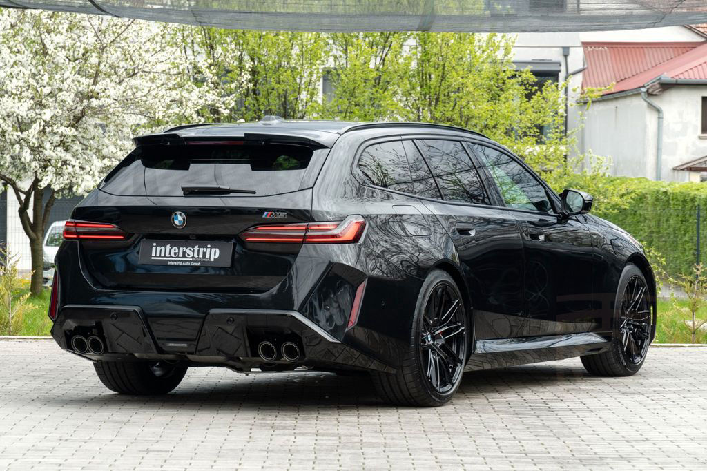 BMW M5 TOURING.DR.ASS.LED.PANORAMA.B&W.360°.AHK.