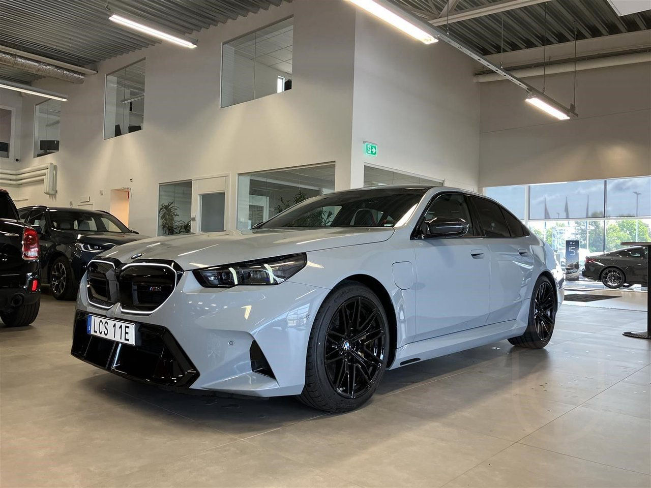 BMW M5 Sedan Ultimate Package EU DA Pro B W