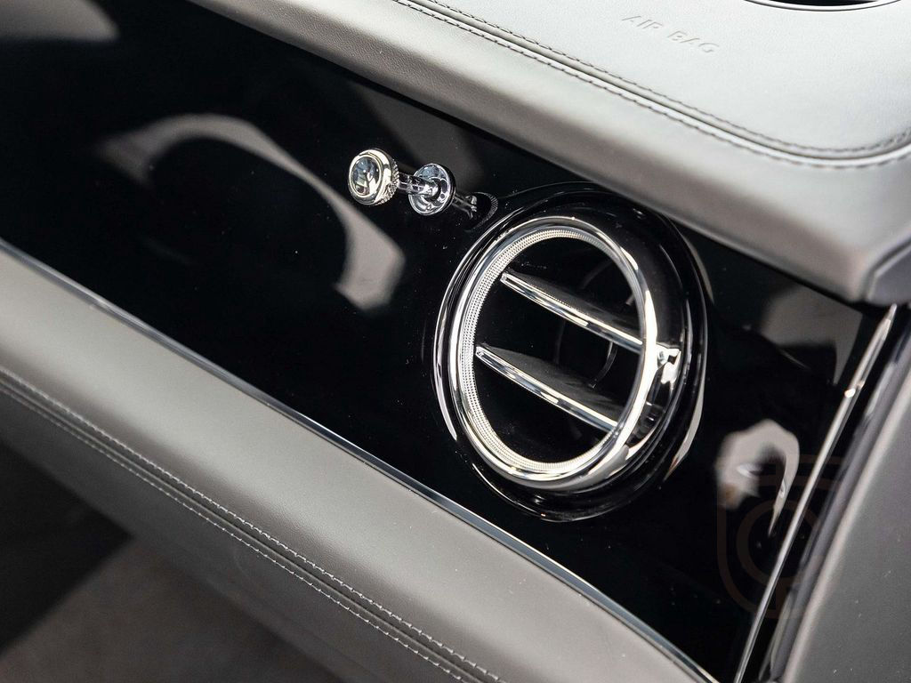 Bentley Bentayga V8 von BENTLEY MANNHEIM