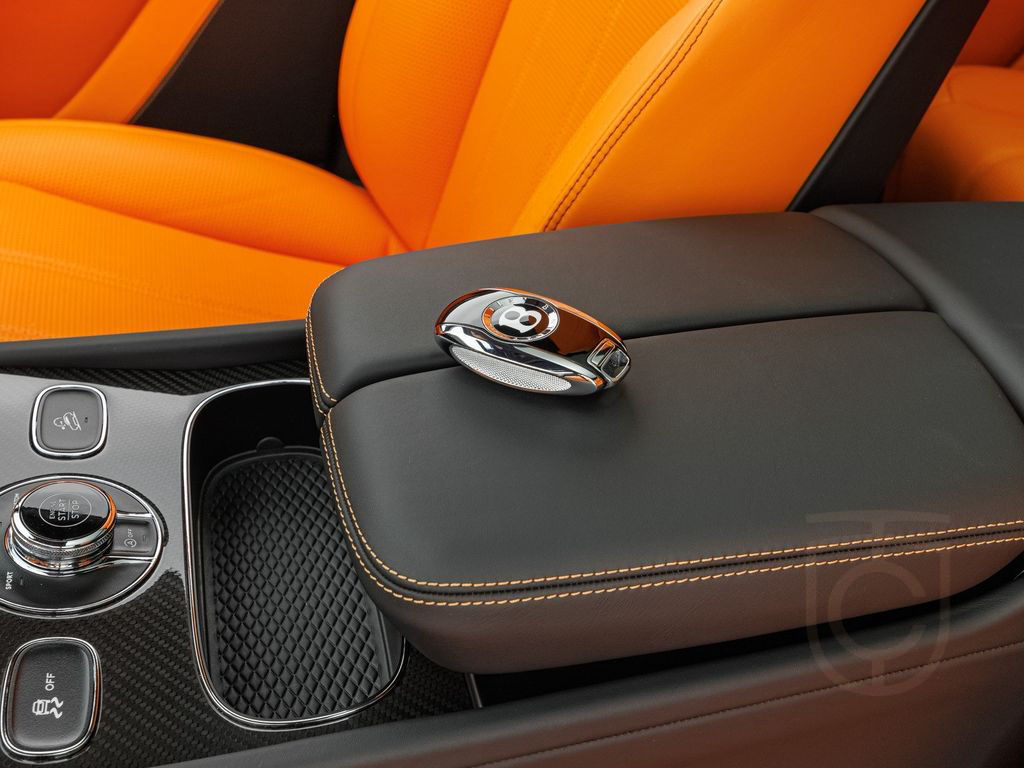 Bentley Bentayga S V8 / Mandarin - Lederfarbe