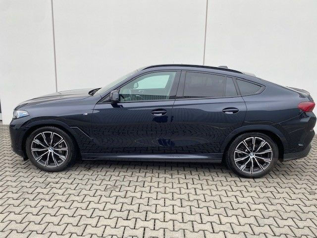 BMW X6 xDrive30d M Sport AHK PanoSky StandHz Massage