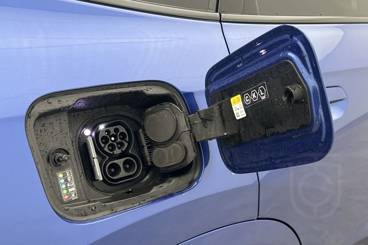 BMW iX1 xDrive30