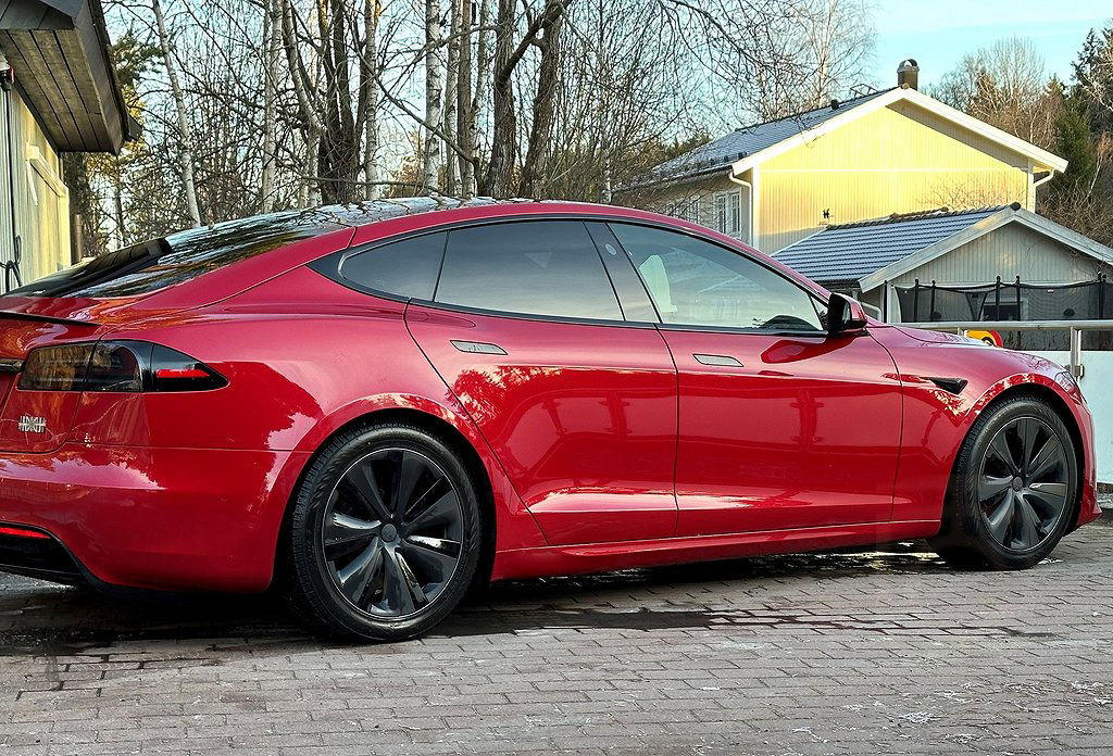 Tesla Model S PLAID