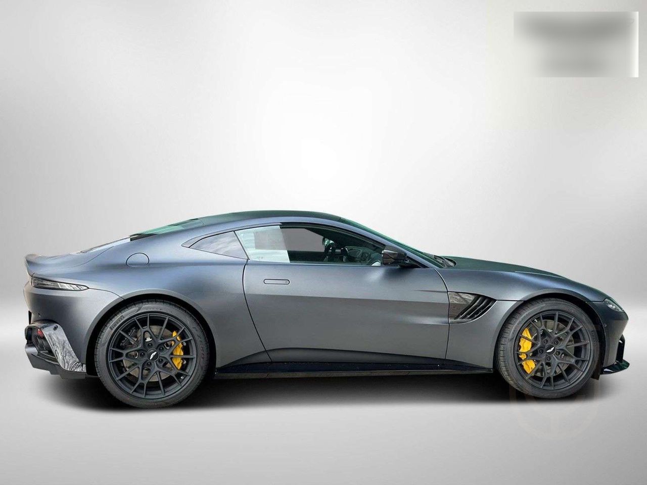 Aston Martin V8