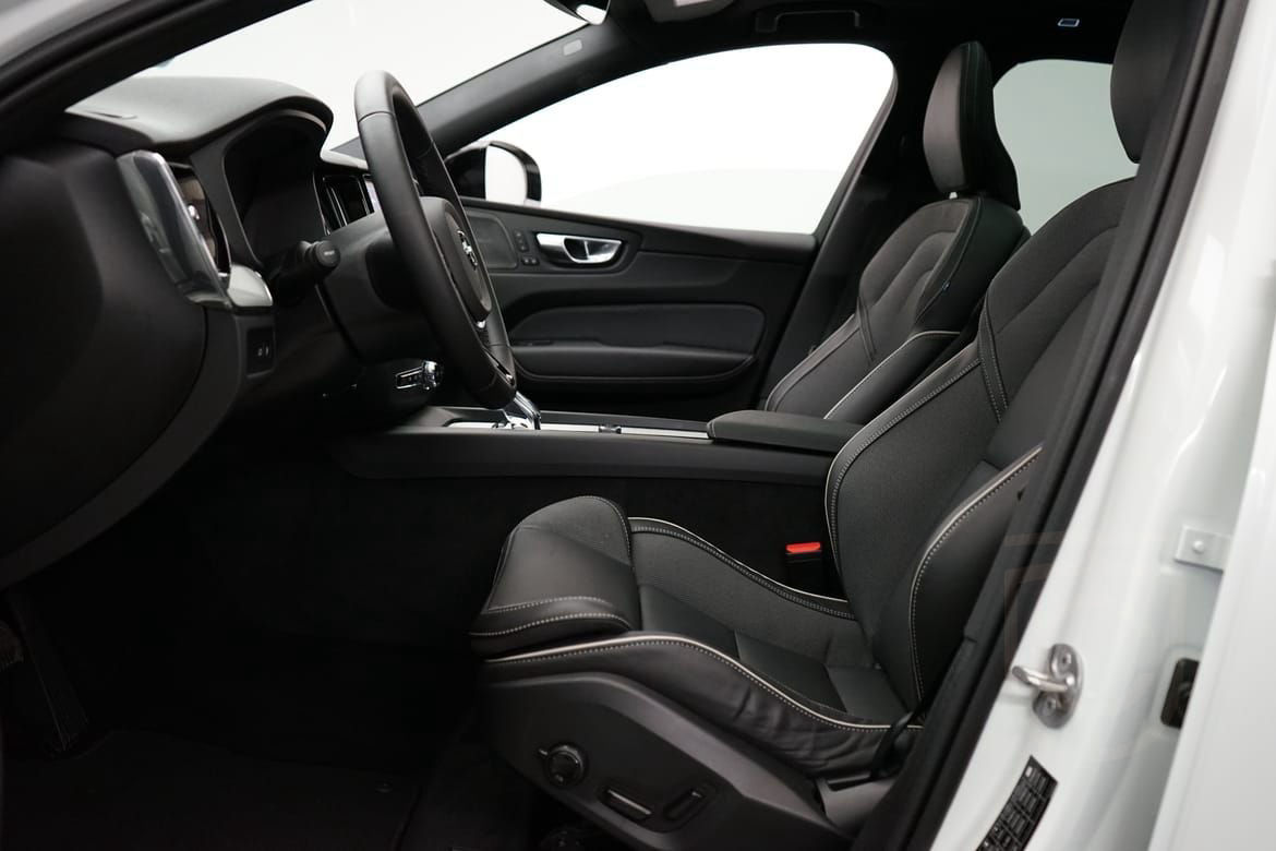 Volvo XC60 T6 Plus Dark Edition,Taklucka, on call