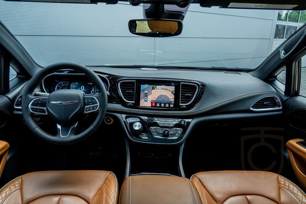Chrysler Pacifica Pinnacle Panoramadach Multimedia EU