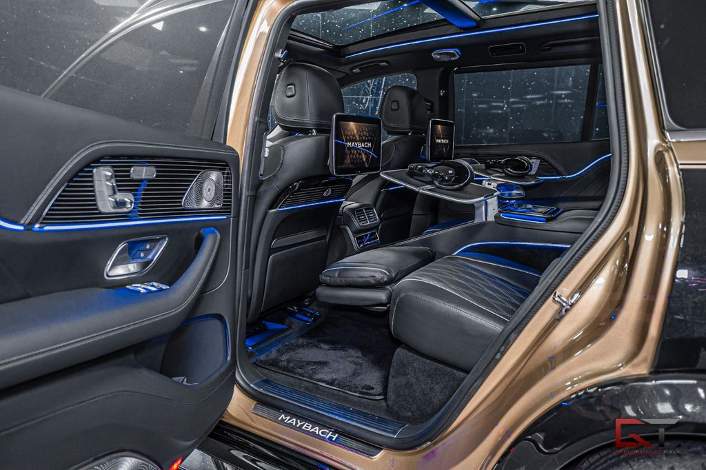 Mercedes-Benz GLS 600 Maybach Two-tone First Class FACELIFT