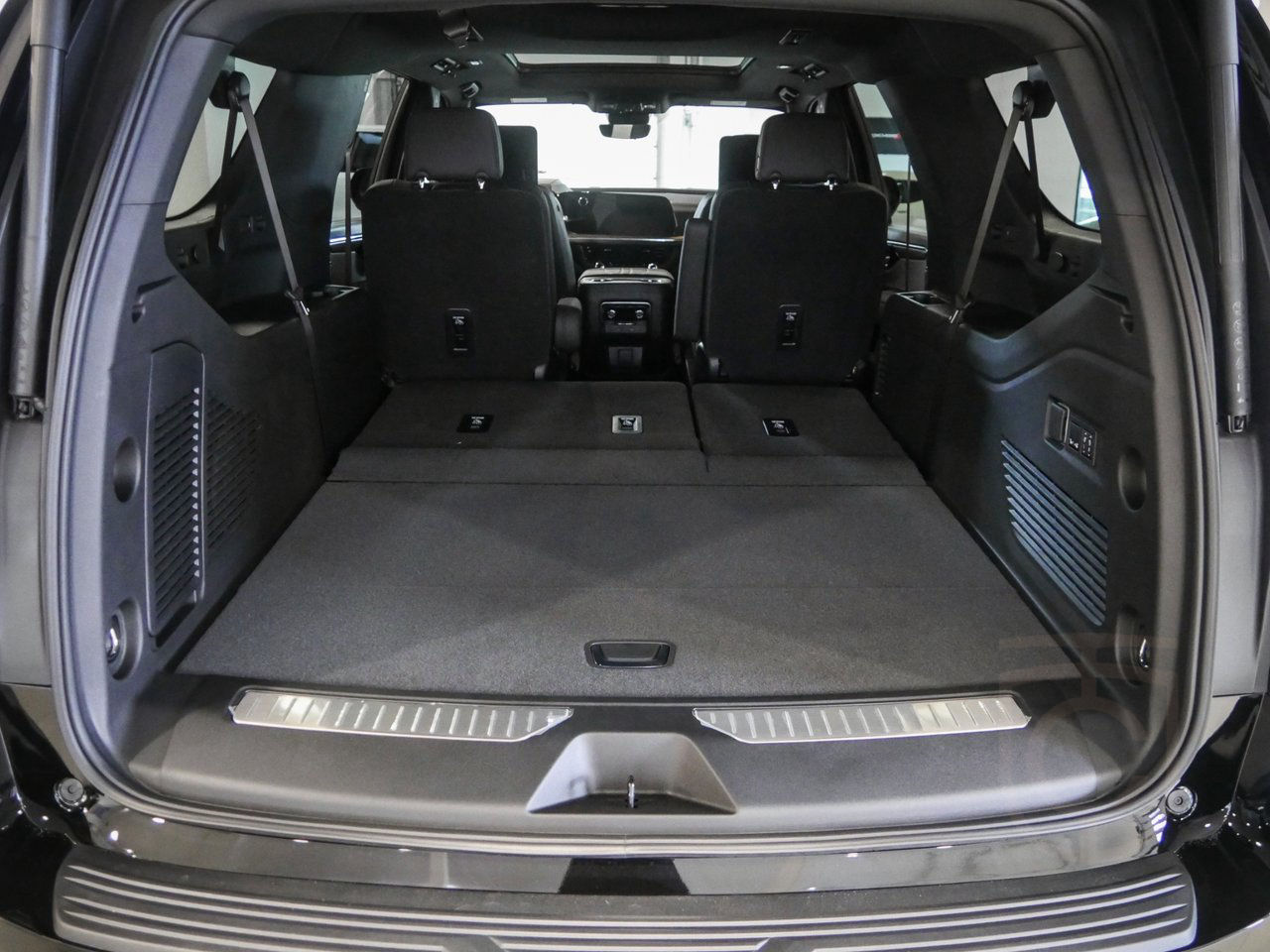 Chevrolet Suburban High Country DELUXE V8