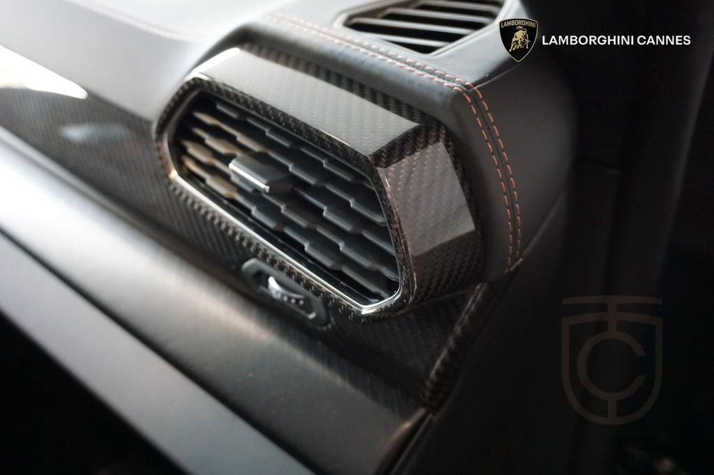 Lamborghini Urus S - 666 hp - Carbon / Akrapovic - VAT