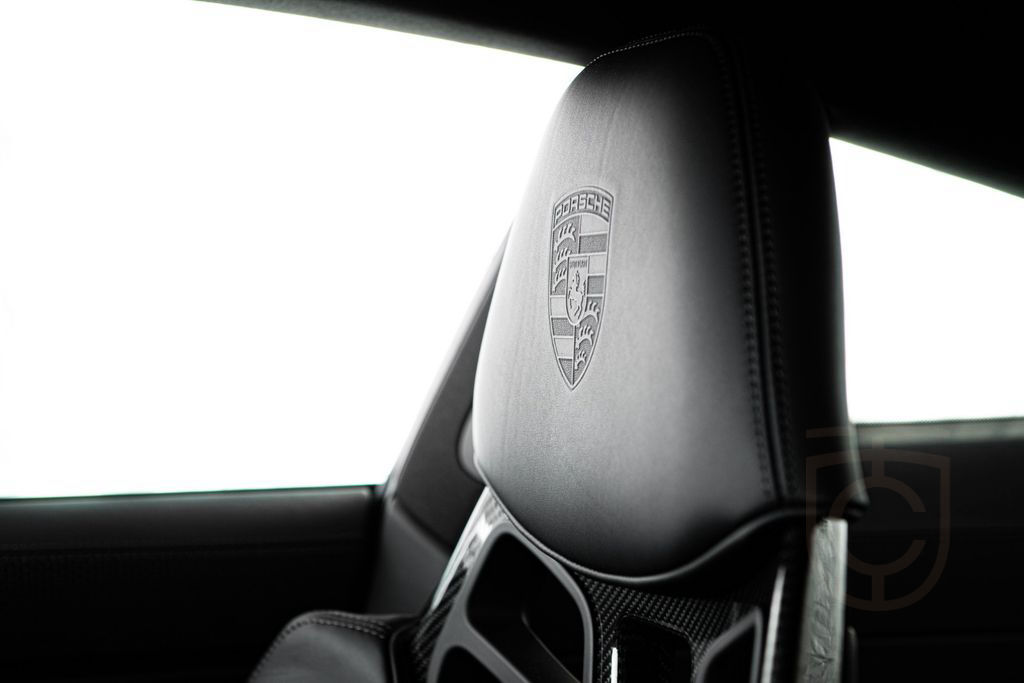 Porsche 992 GT3 Touring / 1520km / Houndstooth / VAT