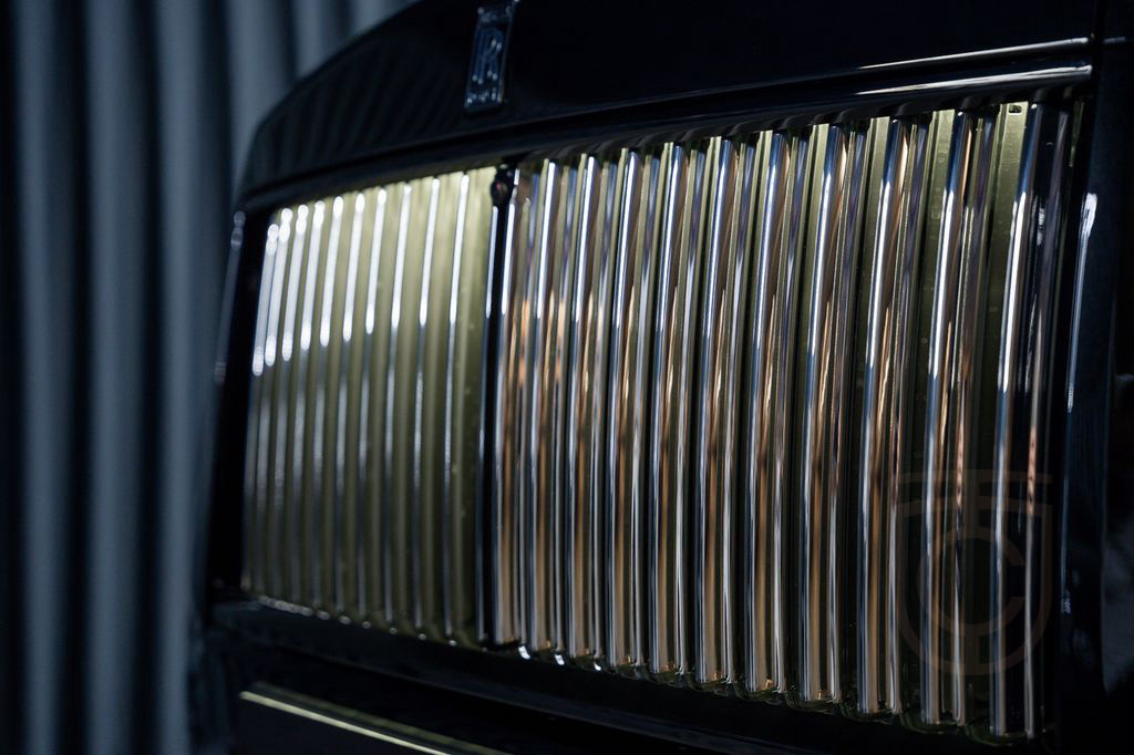 Rolls-Royce Cullinan Black Badge 4Seats Starlight 2025 FULL