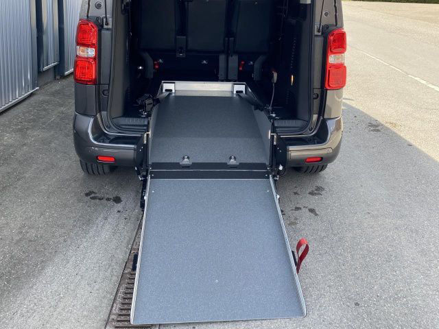 Peugeot Traveller L2 Allure 2.0 BlueHDi 180 EAT8 Navi